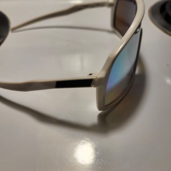 Sunglasses - Picture 2 of 3